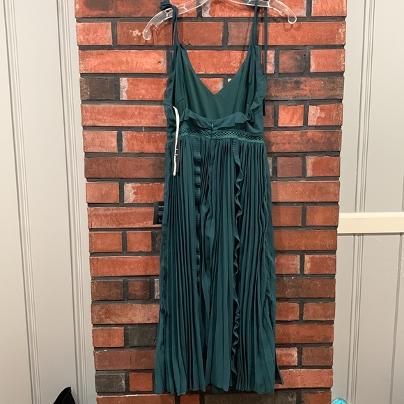 Lulu’s Emerald Green - Picture 8 of 14